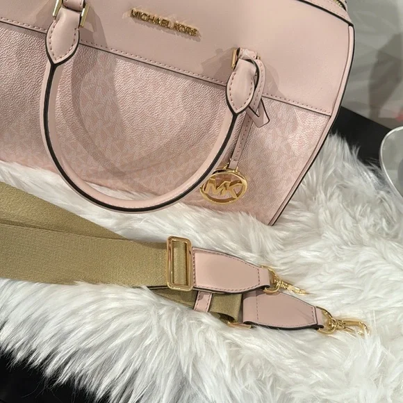 Michael Kors Light Powder Blush Medium Duffle Bag - Picture 9 of 10